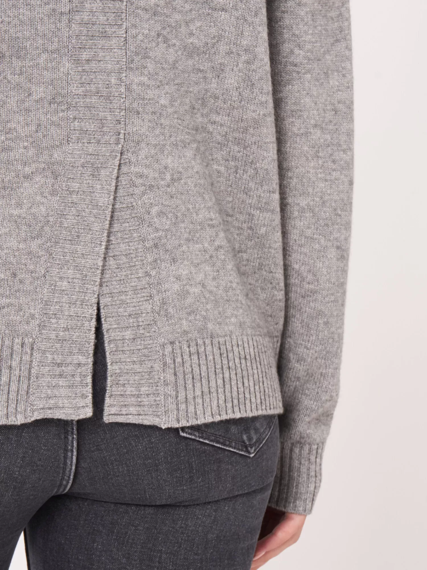 Hot Basic Trui Met Ronde Hals En Split Op De Rug Dames Truien
