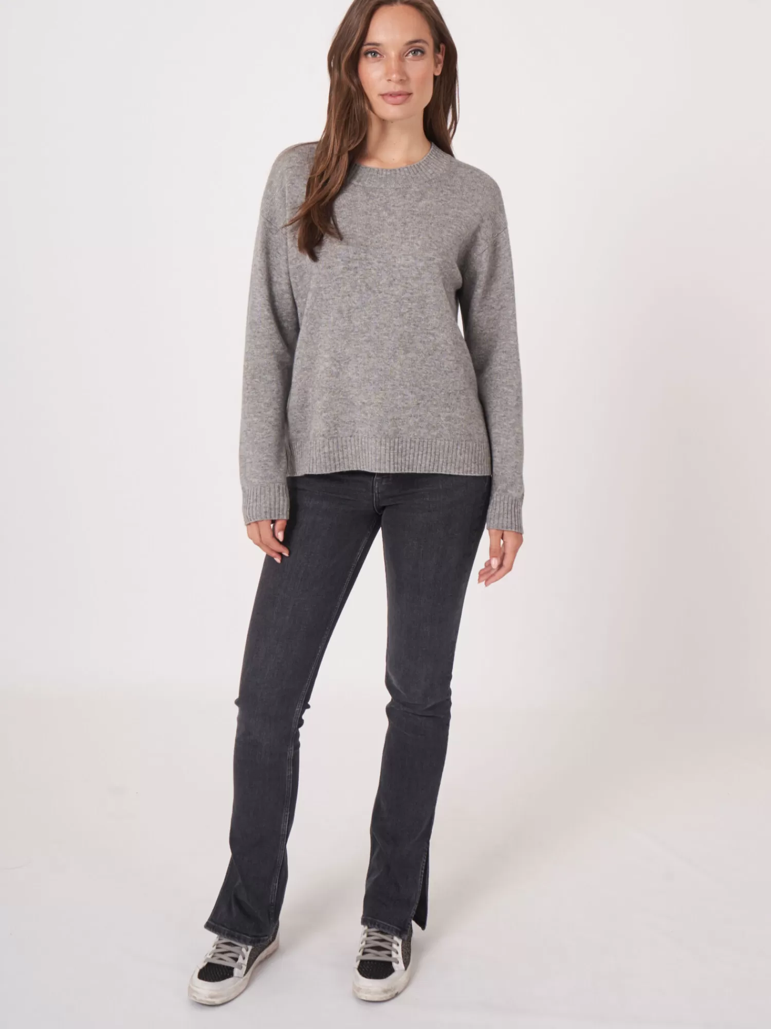 Hot Basic Trui Met Ronde Hals En Split Op De Rug Dames Truien