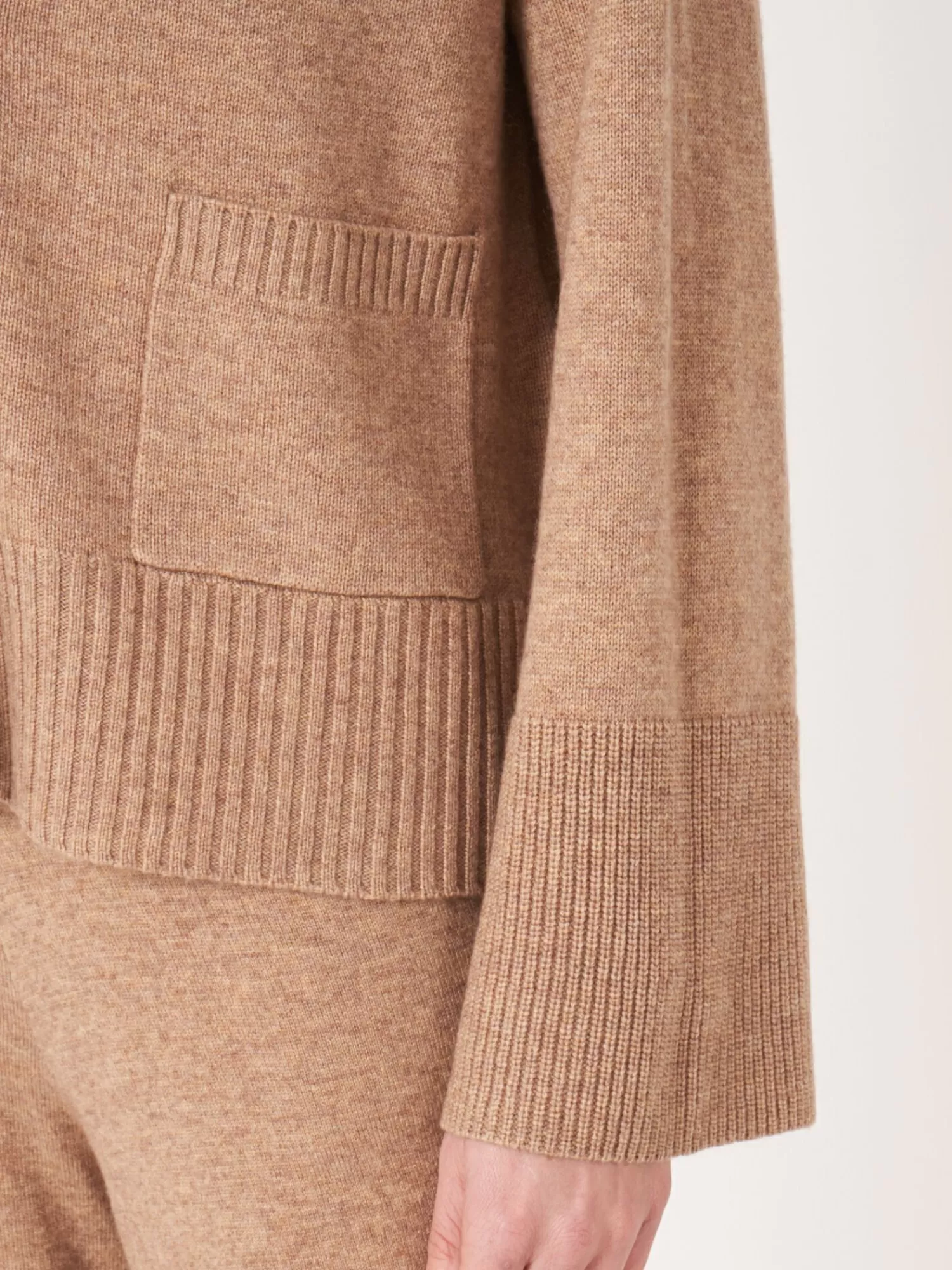 Clearance Vest Met Voorzak En Wijde Mouwen Met Geribd Detail Dames Vesten